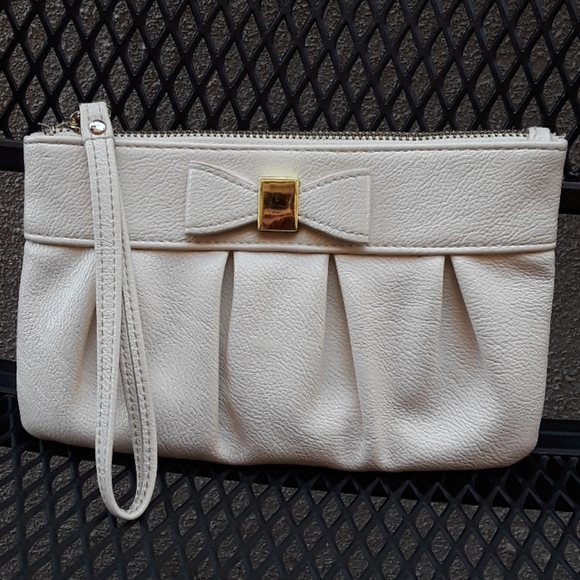 safe keepers Handbags - Safe Keeper Wallet